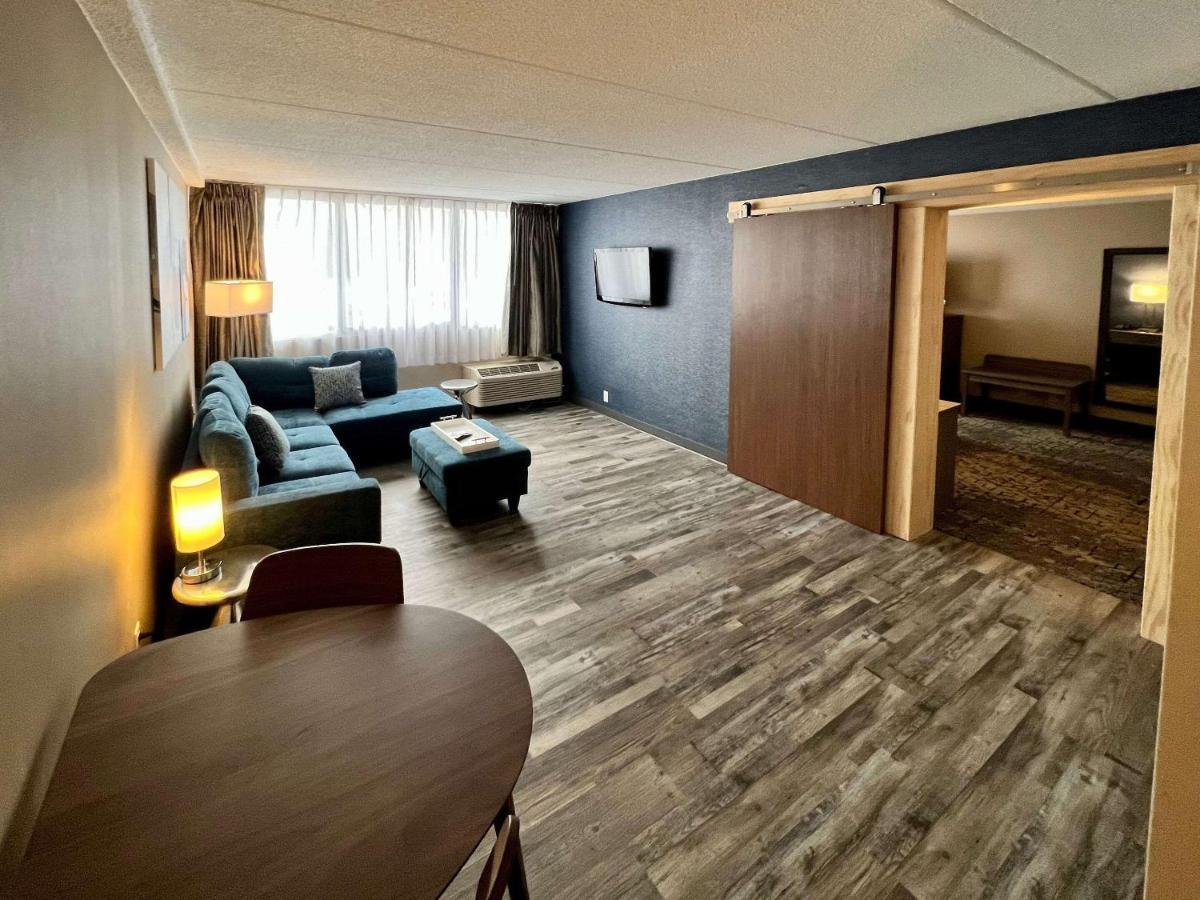 Clarion Hotel & Convention Center Джолит Экстерьер фото