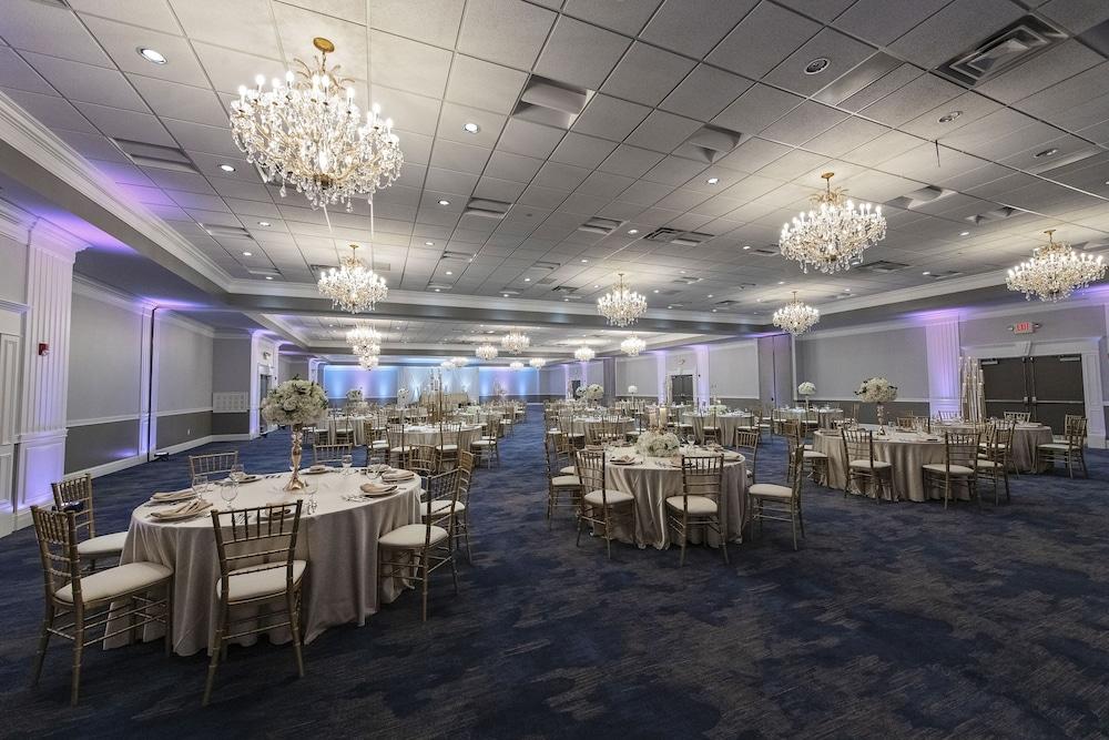 Clarion Hotel & Convention Center Джолит Экстерьер фото